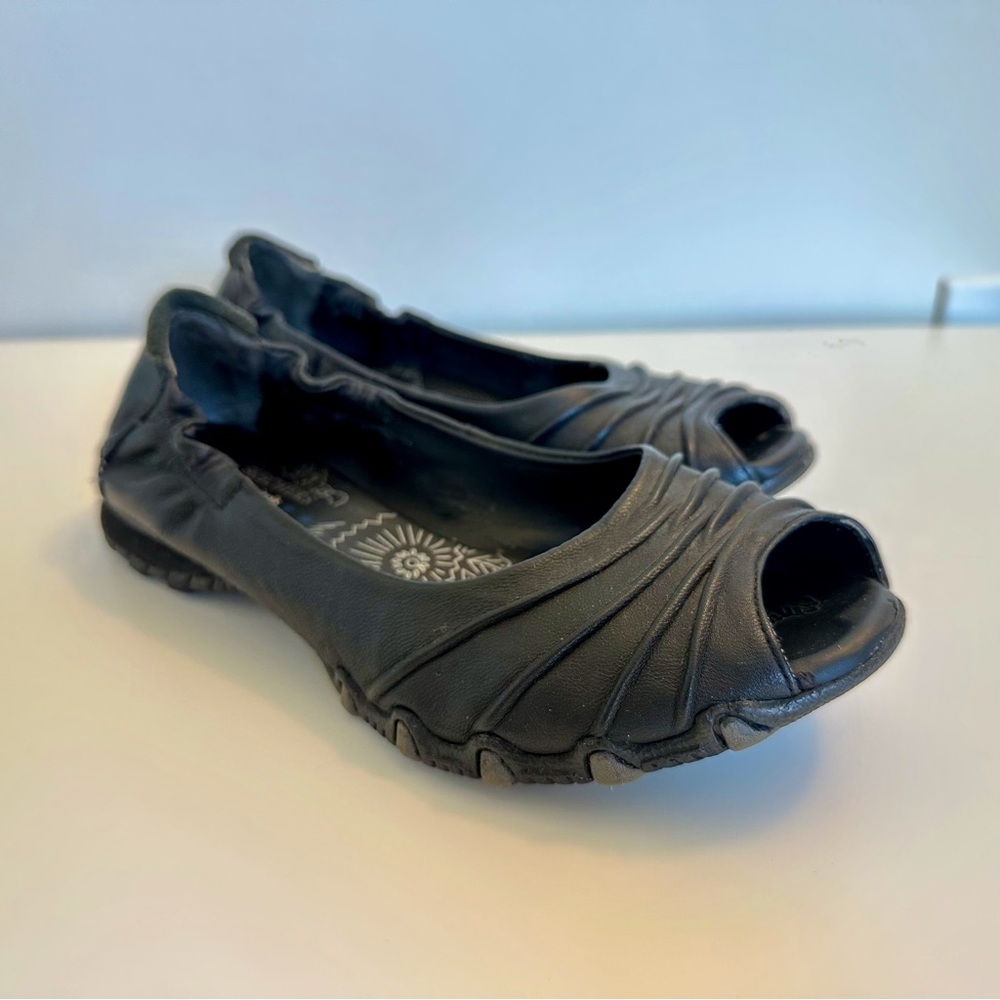 Skechers Biker Peep Toe Flat Shoe Size 7 Used